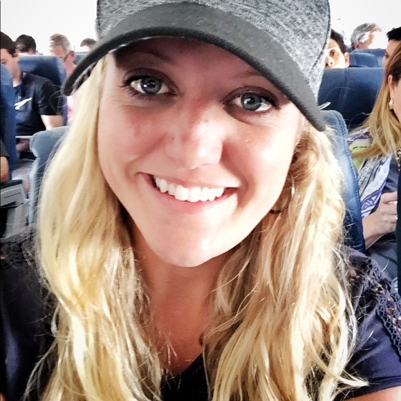 Meet your Posher, Holly - Picture 1 of 1